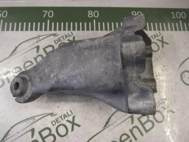 Кронштейн двигателя правый