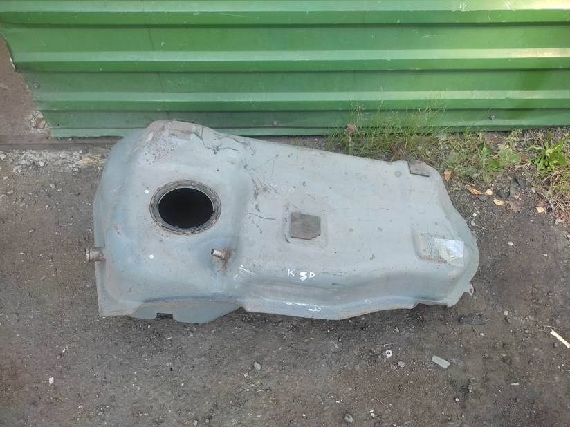 Бак топливный
