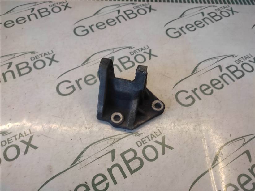 Кронштейн генератора