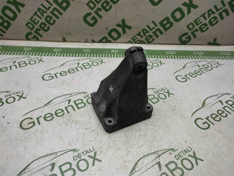 Кронштейн подушки двигателя